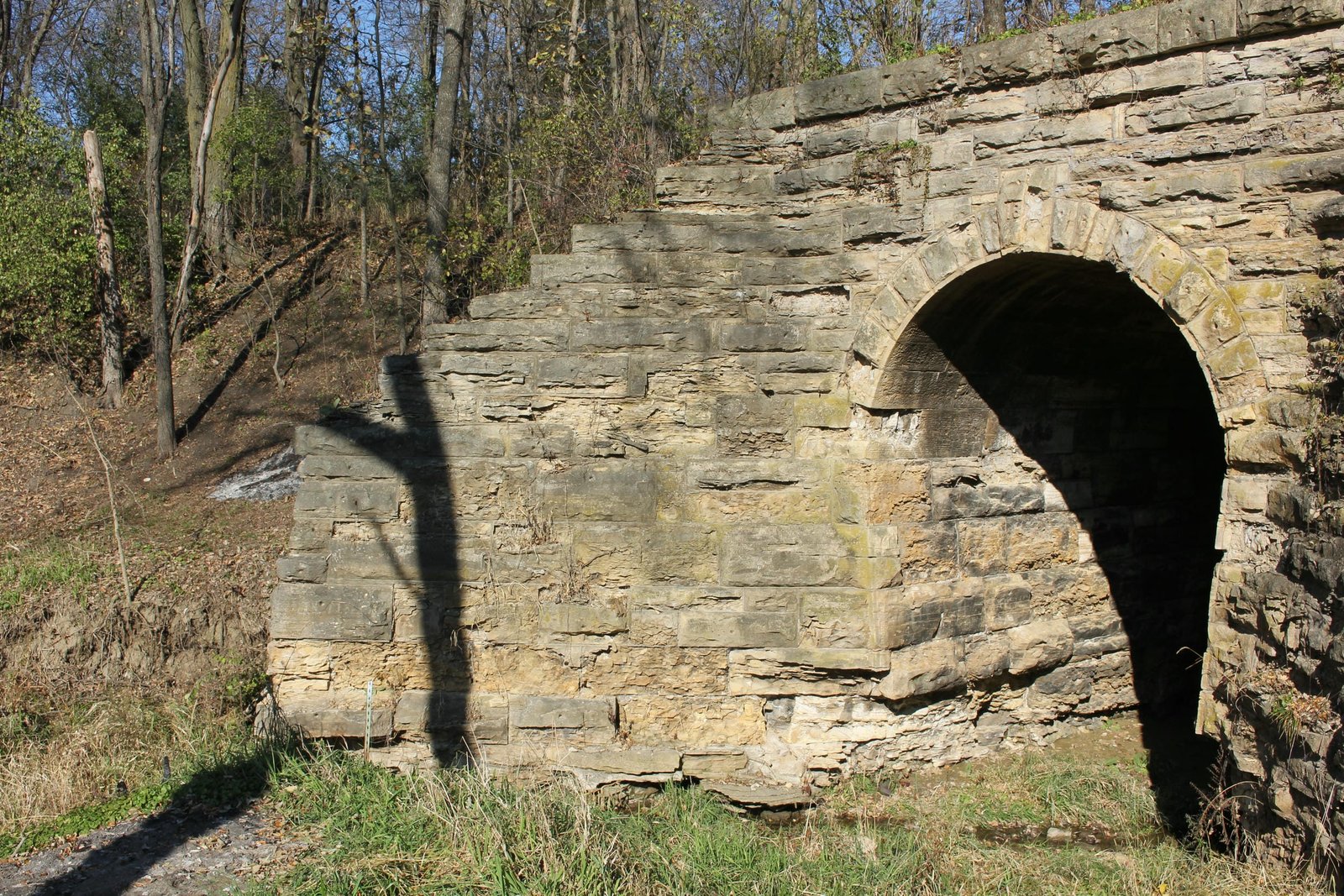 Northwest wing wall